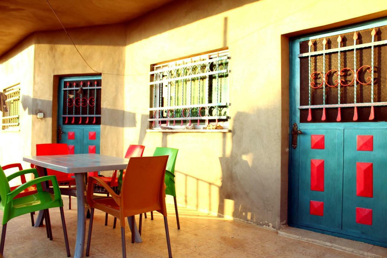 Bedouin Pink Ecohouse Bed & Breakfast Wadi Musa Exterior foto
