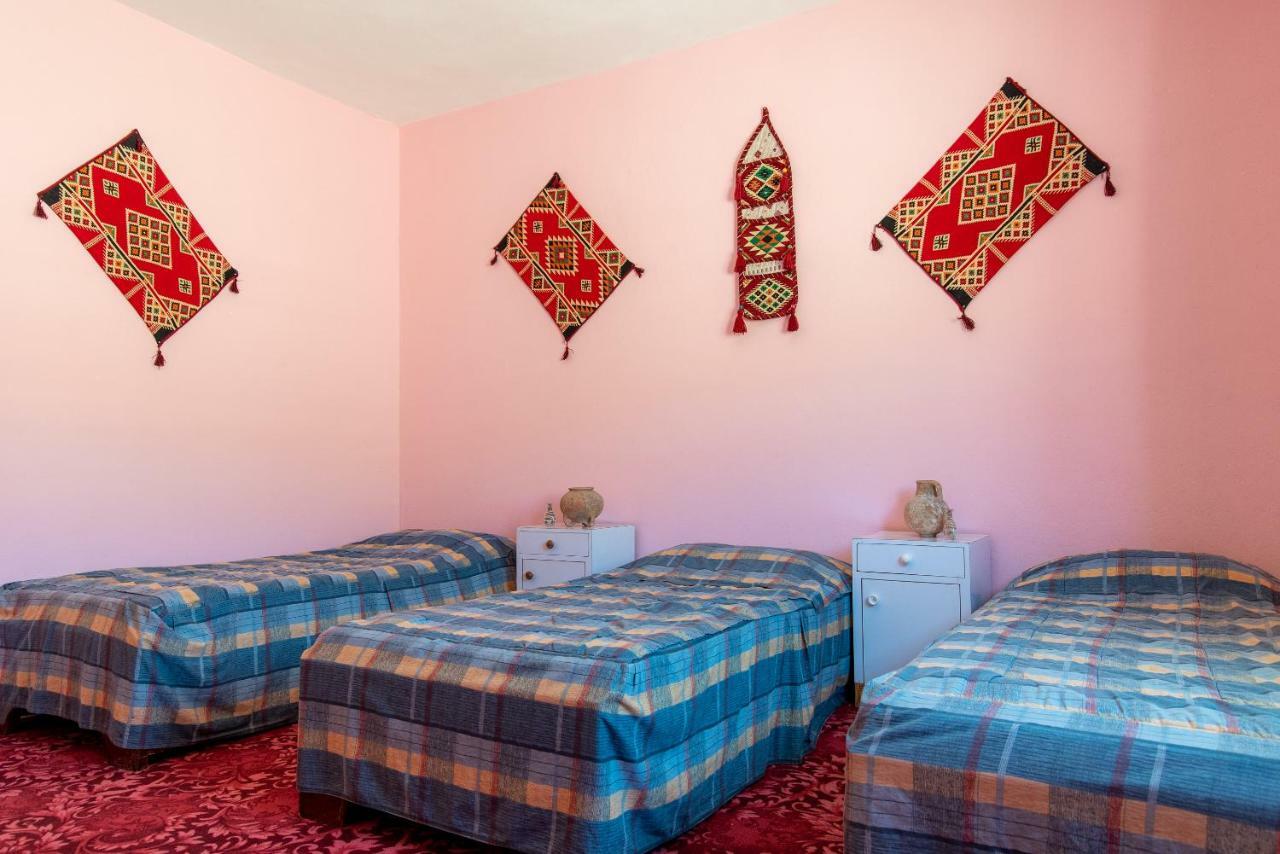 Bedouin Pink Ecohouse Bed & Breakfast Wadi Musa Exterior foto