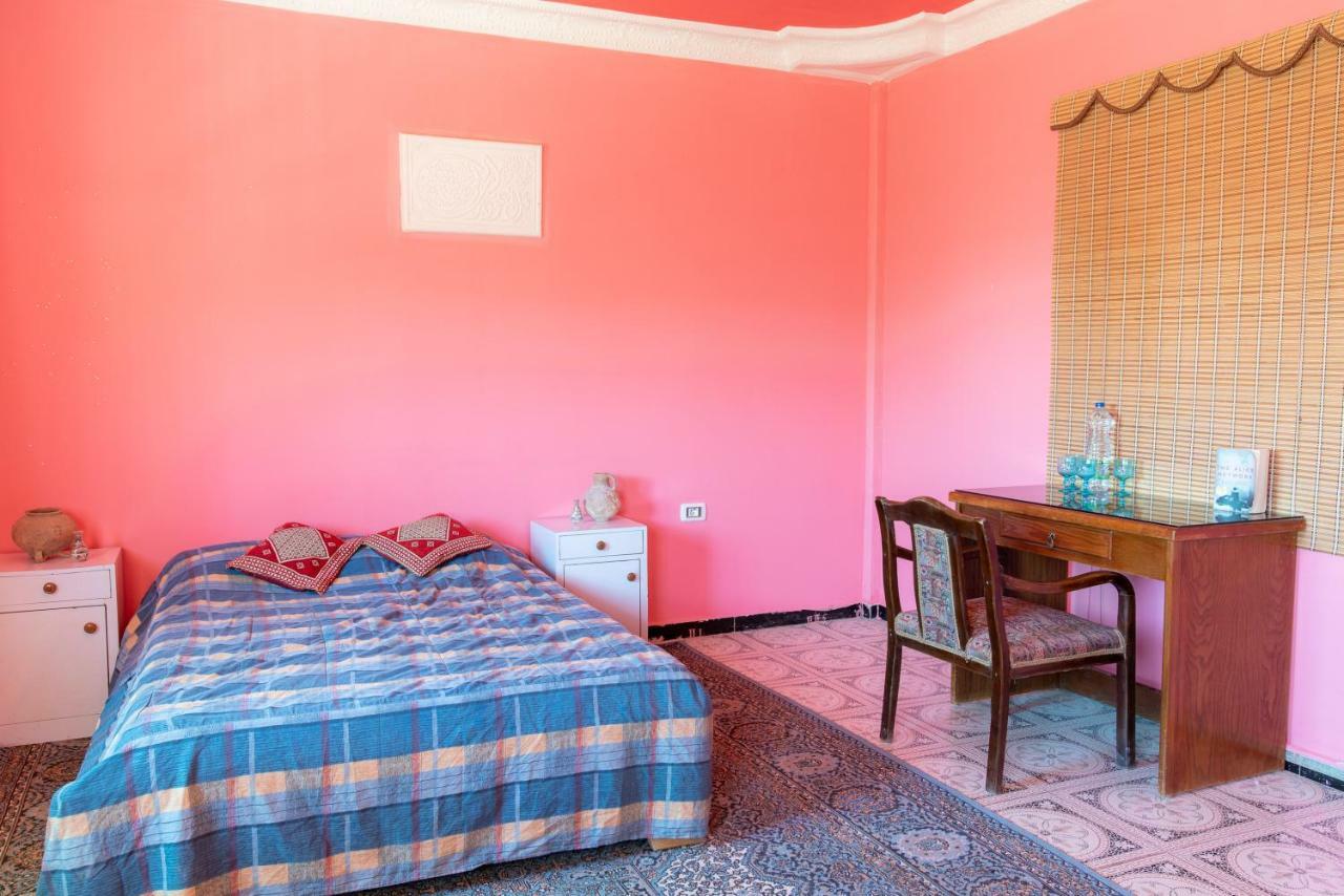 Bedouin Pink Ecohouse Bed & Breakfast Wadi Musa Exterior foto