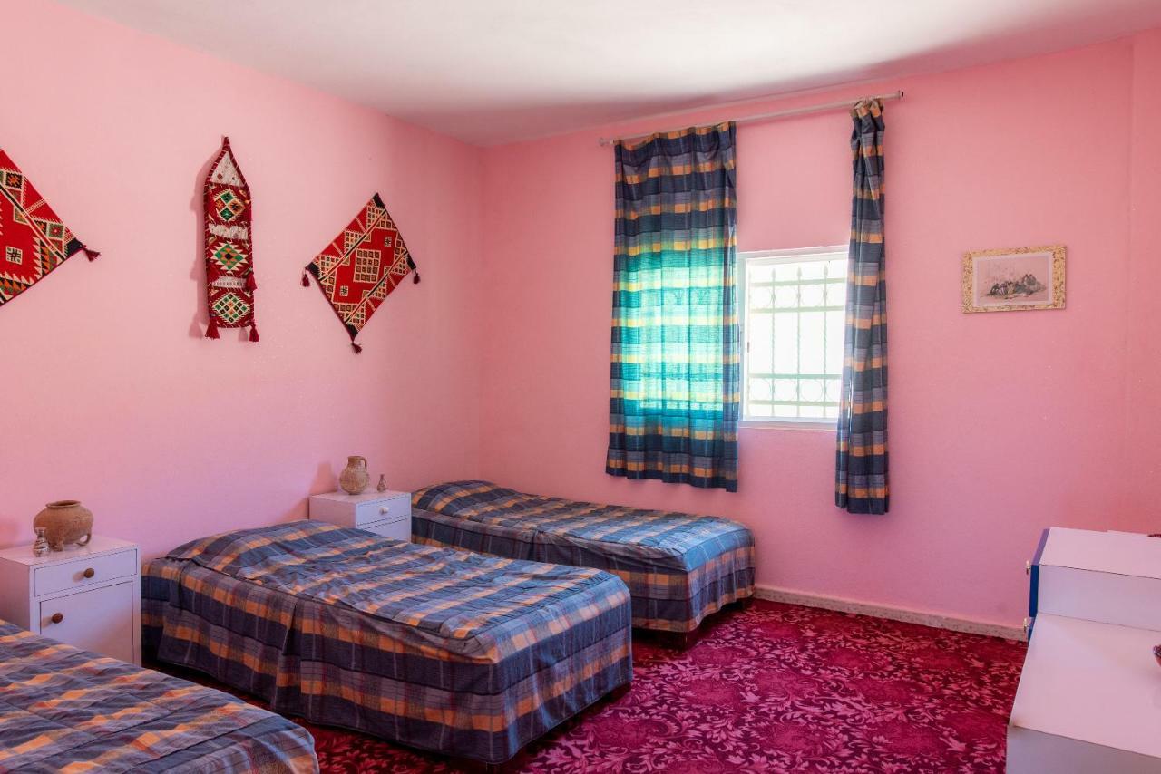 Bedouin Pink Ecohouse Bed & Breakfast Wadi Musa Exterior foto